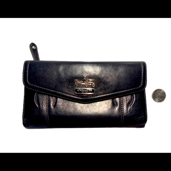 Coach Black Tri-Fold Wallet with Lavender Interior - Pre-Loved - Picture 3 of 5